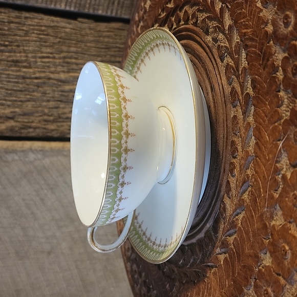 Beautiful Vintage Limoges France tea set highly collectable - Picture 3 of 10